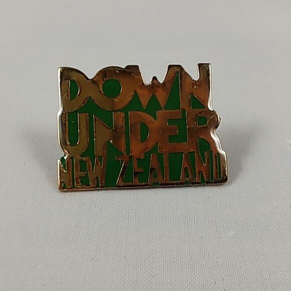 New Zealand Down Under Pin for a Hat, Lapel, Lanyard, Jacket or Backpack - Picture 1 of 3